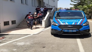 Adana'da PKK/KCK propagandası yaptıkları ileri sürülen iki zanlı yakalandı