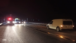 Afyonkarahisar'da otomobil ile kamyon çarpıştı: 1 ölü, 2 yaralı