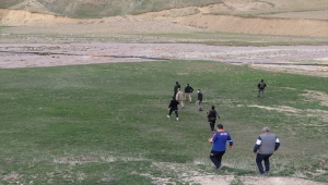 Ağrı'da arkadaşlarıyla oyun oynarken Murat Nehri'ne düşen 5 yaşındaki çocuk kayboldu