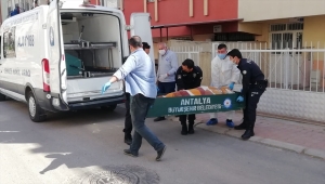 Antalya'da yatağa bağımlı annesiyle yaşayan 60 yaşındaki kişi evinde ölü bulundu