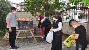 Antalya'nın Manavgat ilçesinde bir camide her gün 500 ekmek dağıtılıyor