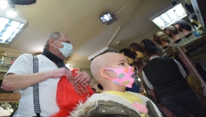 Aydın'da 6 yaşındaki lösemi hastası Mira'nın peruk isteği gerçekleşti