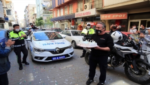 Aydın'da kavga ihbarı yapan esnaf, olay yerine gelen polislere pastayla sürpriz yaptı