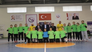  Azmeden gençler küçük bir ilçede kurulan hentbol takımını Süper Lig'e taşıdı