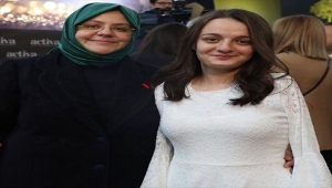 Bakan Zehra Zümrüt Selçuk, İtalya'da birincilik elde eden paralimpik milli yüzücü Sümeyye Boyacı'yı kutladı