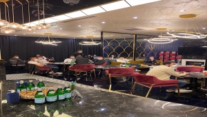 Başkentte kısıtlamalara uymayarak faaliyet yürüten kafedeki yaklaşık 100 kişiye para cezası