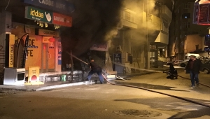 Bayburt'ta ikinci el eşya dükkanında çıkan yangın söndürüldü