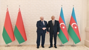 Belarus Cumhurbaşkanı Lukaşenko, Azerbaycan'da Cumhurbaşkanı Aliyev'le bir araya geldi