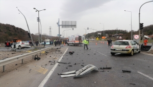 Bolu'da iki otomobilin çarpışması sonucu 1 kişi öldü, 3 kişi yaralandı