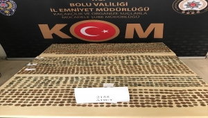 Bolu'da otomobilde 2 bin 155 sikke ele geçirildi