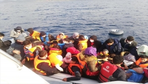 Çanakkale açıklarında Yunanistan unsurlarınca geri itilen 110 düzensiz göçmen kurtarıldı