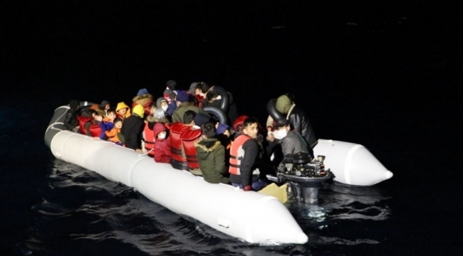 Çanakkale açıklarında Yunanistan unsurlarınca geri itilen 44 sığınmacı kurtarıldı
