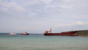 Çanakkale'de karaya oturan gemi kurtarıldı