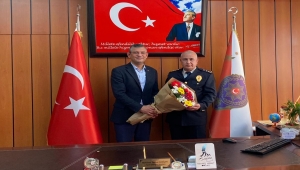 CHP Grup Başkanvekili Özgür Özel, Manisa'da polislerle bir araya geldi: