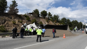 Çorum'da kamyon ile tır çarpıştı: 1 yaralı