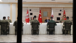 Cumhurbaşkanı Erdoğan, iftarda askerlerle bir araya geldi