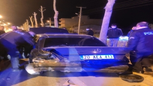 Denizli'de iki otomobilin çarpışması sonucu 3 kişi yaralandı
