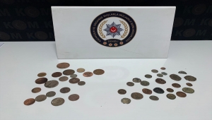 Denizli'de tarihi eser olduğu değerlendirilen 44 sikke ele geçirildi