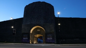 Diyarbakır'ın tarihi "Küpeli Kapısı" 6 yıl sonra restorasyonla geçişlere açıldı