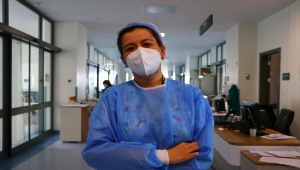 DOKTORLAR KOVİD-19'LA SAVAŞI ANLATIYOR - "En çok, hastalarımızı solunum cihazına bağlarken üzülüyorum"