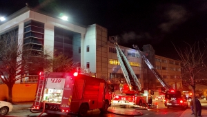 Esenyurt'taki tekstil fabrikasında çıkan yangın söndürüldü 