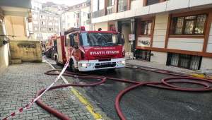 Eyüpsultan'da bir binanın çatısında çıkan yangın söndürüldü
