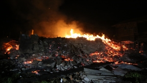 GÜNCELLEME 2 - Kastamonu'nun Pınarbaşı ilçesinde anne ile kızının hayatını kaybettiği yangın kontrol altına alındı