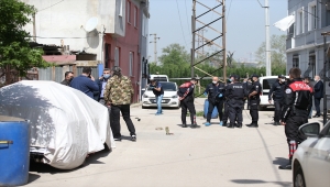 GÜNCELLEME - Bursa'da bir kişi tartıştığı komşusunu silahla yaraladıktan sonra kendisini vurdu