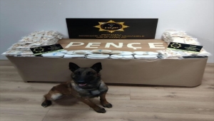 Hatay'da otomobilde 5 kilogram esrar ile 149 bin uyuşturucu hap ele geçirildi 