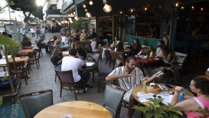 İsrail'de hayat aşı sayesinde normale dönmeye başladı