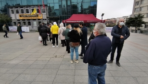 İstanbul'da çifte vatandaşlar, Bulgaristan'daki genel seçimler için oy kullanıyor