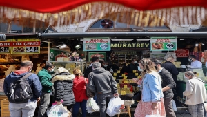 İstanbul'da tam kapanma öncesi toplu taşımada yoğunluk oluştu
