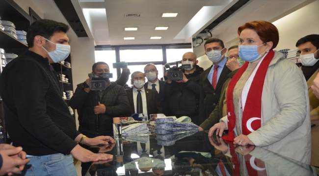 İYİ Parti Genel Başkanı Akşener, Hakkari'de esnafı ziyaret etti: 