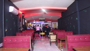 İzmir'de Kovid-19 tedbirlerine uymayan eğlence mekanı ve müşterilerine 177 bin lira ceza 