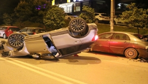 İzmir'de takla atan cipin sürücüsü yaralandı