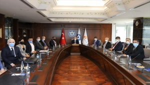İzmir'de yeni teknoloji geliştirme merkezi için imzalar atıldı
