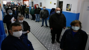 İzmir'deki Bulgaristan vatandaşları milletvekilliği seçimi için oy kullandı