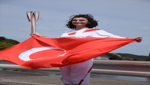 Japonya'da Türk kızı Durna olimpiyat meşalesini taşıdı