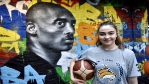 Kalbinin doğuştan delik olduğunu 17 yaşında öğrenen genç basketbolcunun A takım sevinci