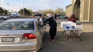 Kanada'da Kovid-19 önlemleri altında mobil iftar