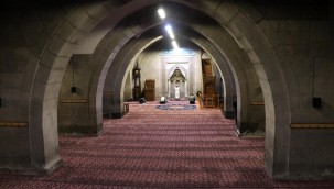  Kayseri'de "Enderun Usulü" teravih kılınan asırlık tarihi camilerinde "pandemi" sessizliği