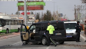 Kayseri Doğu Garajında otomobil ile hafif ticari araç çarpıştı: 5 yaralı