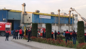 Kocaeli'de trafo fabrikasında çıkan yangın söndürüldü