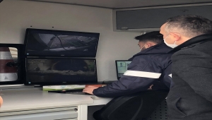 Kocaeli'ndeki İzmit Plajyolu sahilinde oluşan kirliliğin giderilmesi için çalışma başlatıldı