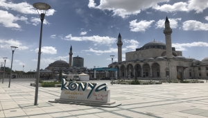 Konya'da jandarmanın trafik denetiminde seri numaraları bulunmayan 47 av tüfeği ele geçirildi