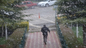 Manisa'nın yüksek kesimlerine kar yağdı