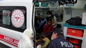 Mersin'de yangın çıkan evdeki 3 çocuk vatandaşlar tarafından kurtarıldı