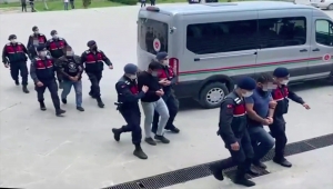 Mersin ve Hatay'da silah kaçakçılığı operasyonunda yakalanan 5 zanlı tutuklandı