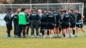Mustafa Denizli, Altay'da ilk antrenmanına çıktı