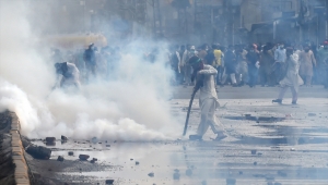 Pakistan'da Fransız büyükelçinin gönderilmesini isteyen parti liderinin gözaltına alınması protesto edildi